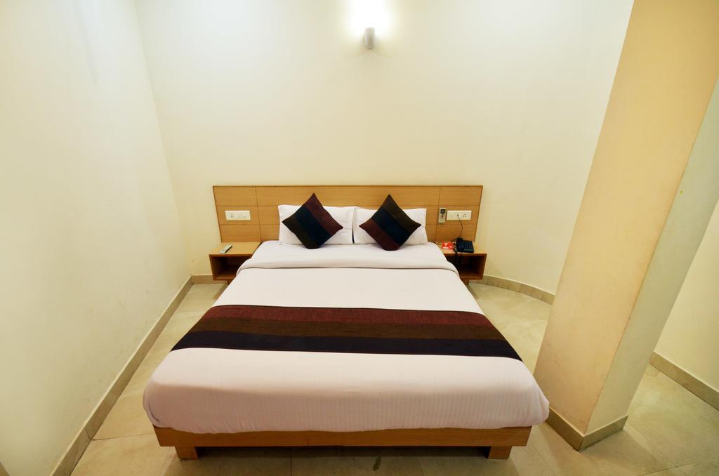 Oyo 1676 Hotel Sukhmani Amritsar Exterior photo