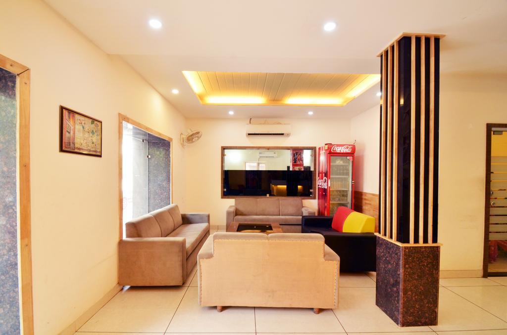 Oyo 1676 Hotel Sukhmani Amritsar Exterior photo